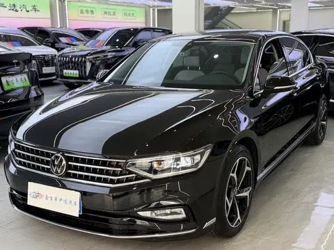 Volkswagen Magotan 2025