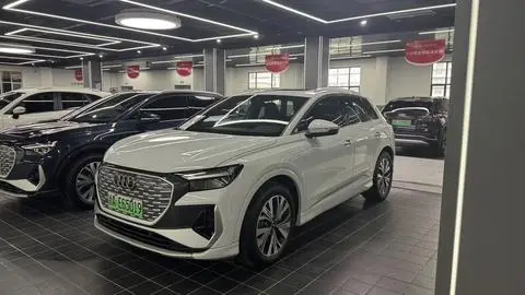 Audi Q4 e-tron 2024
