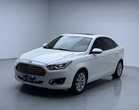 Ford Escort 2015 — фото 1