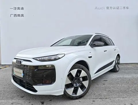 Audi Q6L e-tron 2026 — фото 1