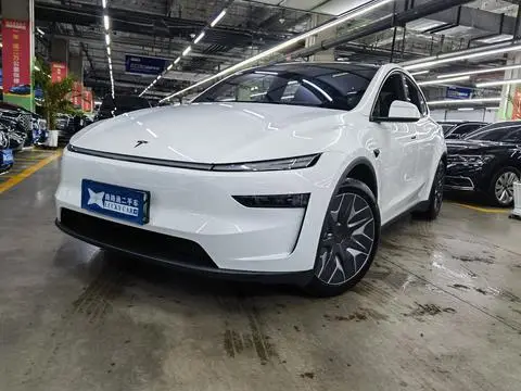 Tesla Model Y L 2025