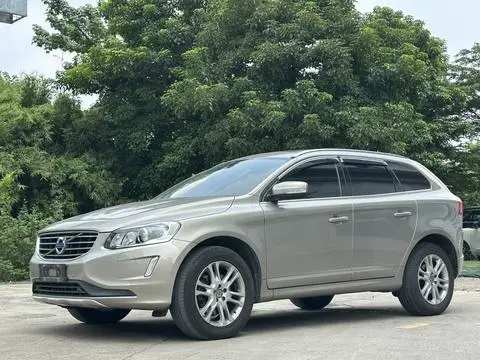 Volvo XC60 2015 — фото 1