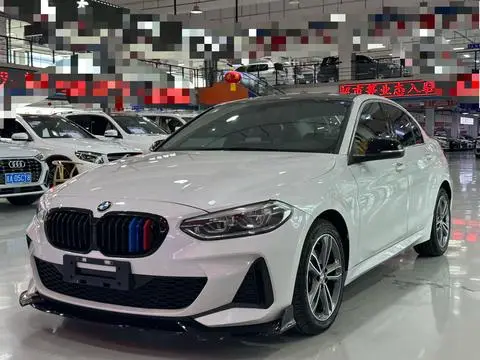 BMW 1 Series 2021 — фото 1