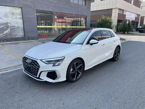 Audi A3 2022 — фото 1