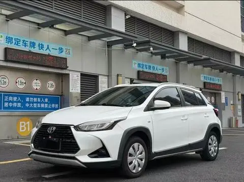 Toyota YARIS L 2021 — фото 1