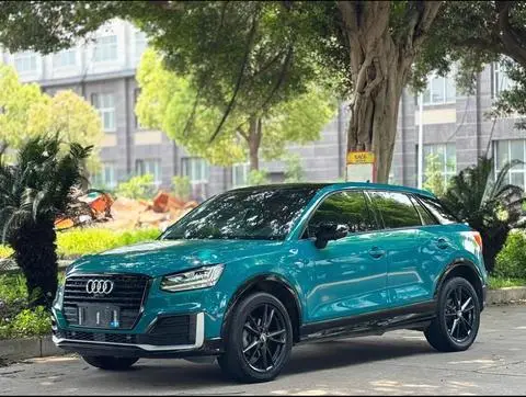 Audi Q2L 2020 — фото 1