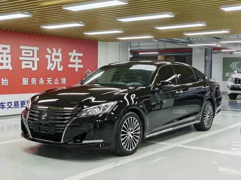 Toyota Crown 2018