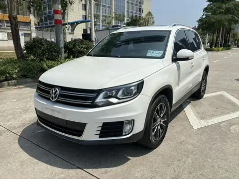 Volkswagen Tiguan 2015 — фото 1