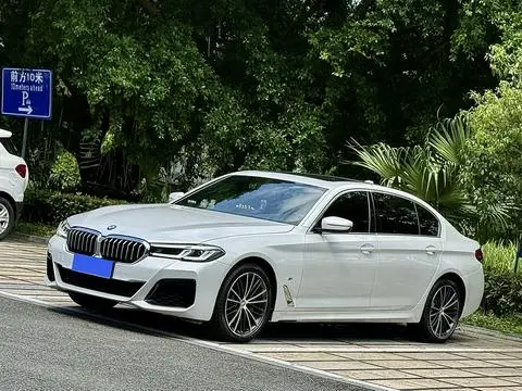 BMW 5 Series 2023 — фото 1