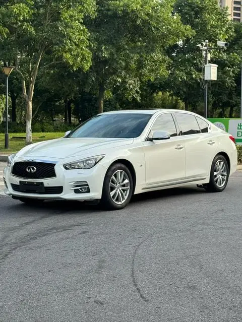 Infiniti Q50L 2015