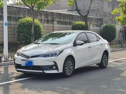 Toyota Corolla 2018 — фото 1