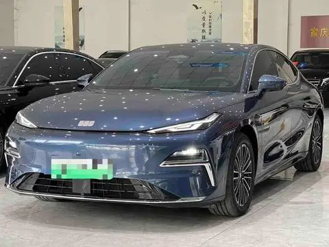 Geely 星耀8 PHEV 2025
