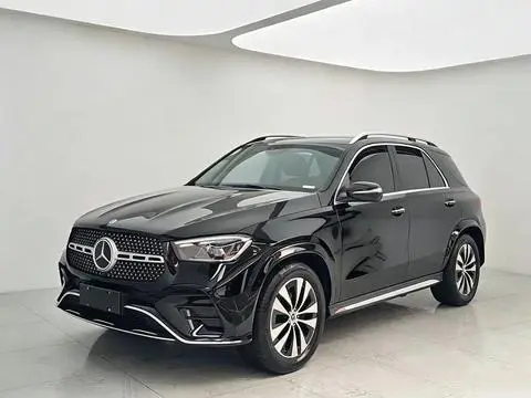 Mercedes-Benz GLE 2024 — фото 1