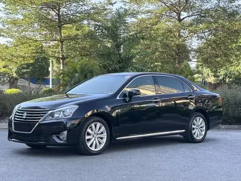 Toyota Crown 2012