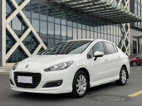 Peugeot 308 2014 — фото 1