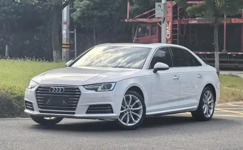 Audi A4L 2018 — фото 1