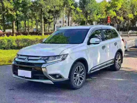 Mitsubishi 欧蓝德 2016