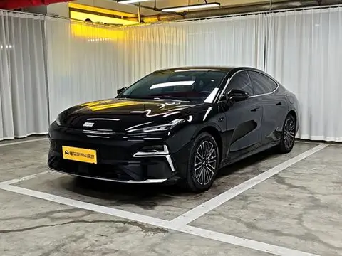 Geely 星耀8 PHEV 2025