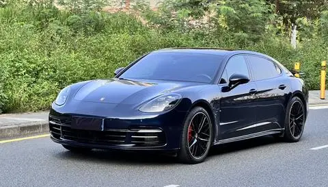 Porsche Panamera 2019