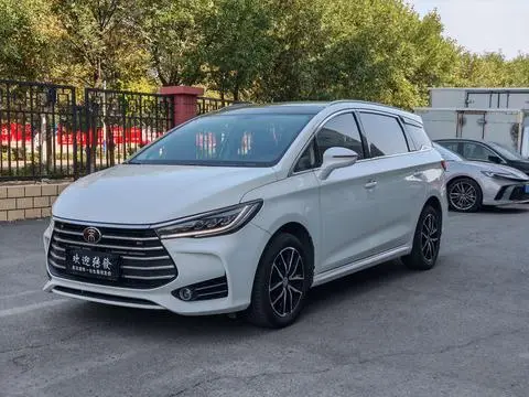 BYD 宋MAX 2018 — фото 1
