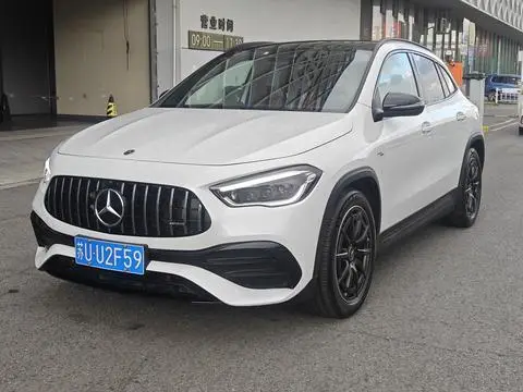 Mercedes-Benz GLA AMG 2021