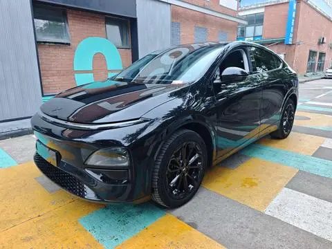 XPeng 小鹏G6 2025