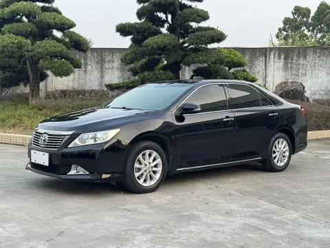 Toyota Camry 2012 — фото 1
