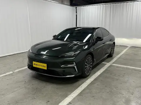 Geely 星耀8 PHEV 2025