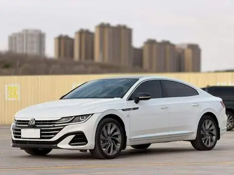Volkswagen CC 2024 — фото 1