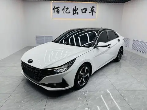 Hyundai Elantra 2022 — фото 1