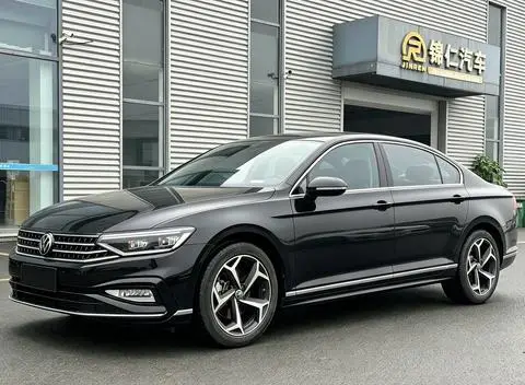 Volkswagen Magotan 2025