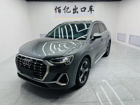 Audi Q3 2022 — фото 1