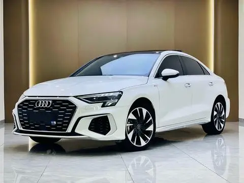 Audi A3 2022 — фото 1