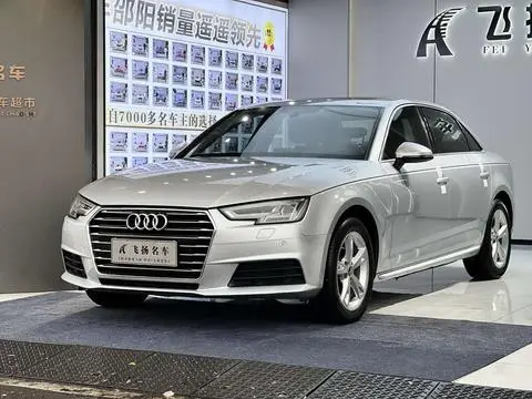 Audi A4L 2017 — фото 1