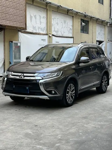 Mitsubishi 欧蓝德 2018