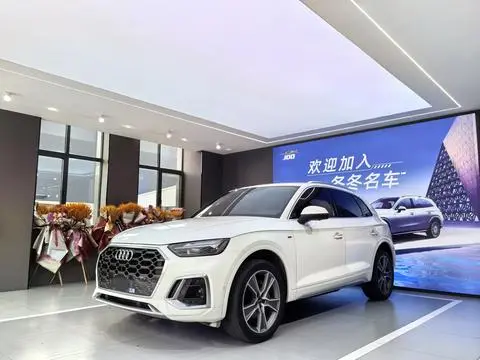 Audi Q5L 2021 — фото 1