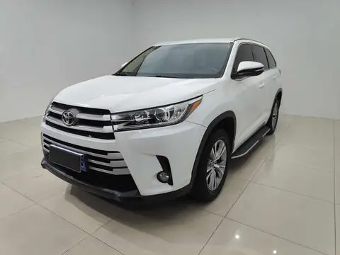 Toyota Highlander 2021 — фото 1