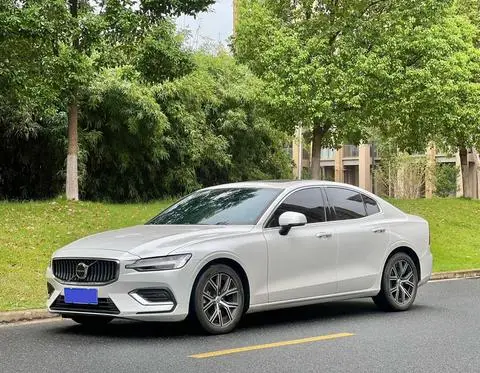 Volvo S60 2025