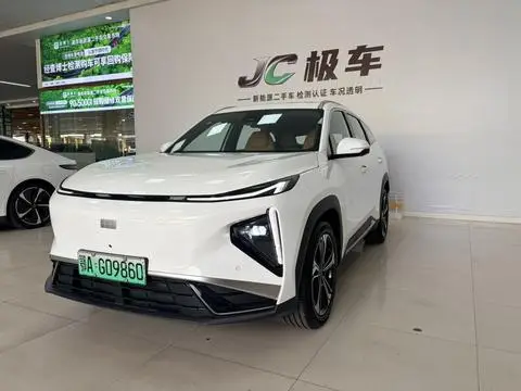 Geely L7 2025