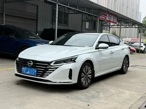 Nissan Teana 2022 — фото 1