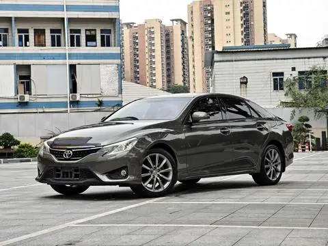 Toyota Reiz 2013