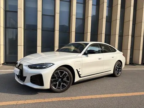 BMW i4 2023 — фото 1