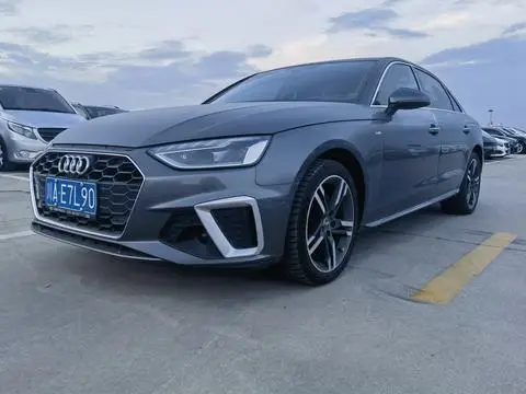 Audi A4L 2022 — фото 1