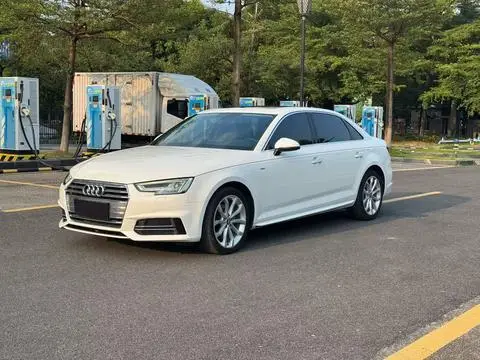 Audi A4L 2018 — фото 1