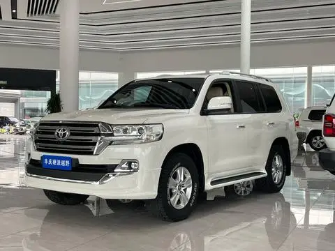 Toyota 兰德酷路泽 2018 — фото 1