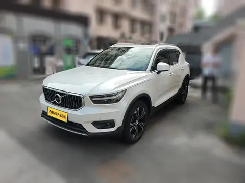 Volvo XC40 2021 — фото 1