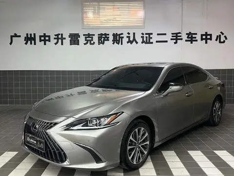 Lexus ES 2024