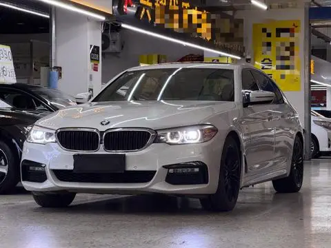 BMW 5 Series 2018 — фото 1