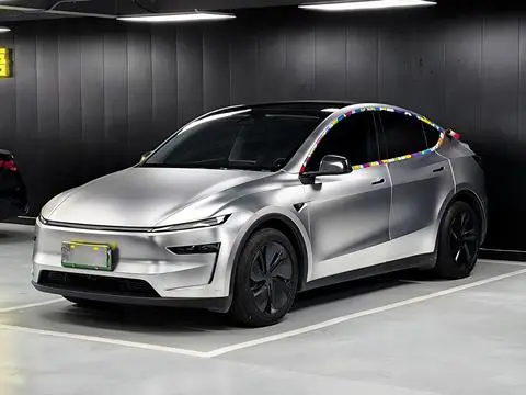Tesla Model Y 2025