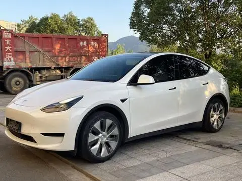 Tesla Model Y 2022 — фото 1